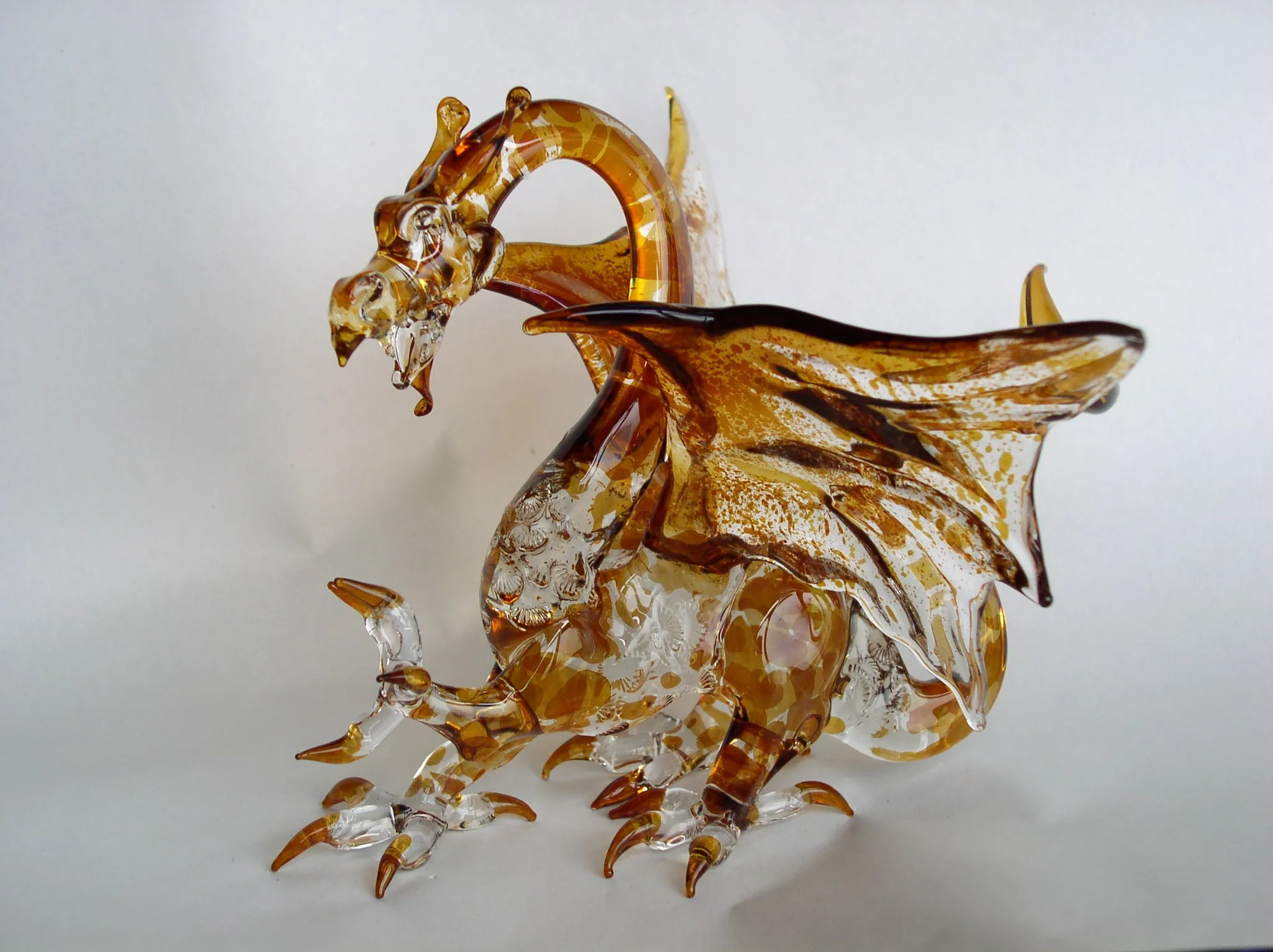 Glass sculpture: Tall Dragon