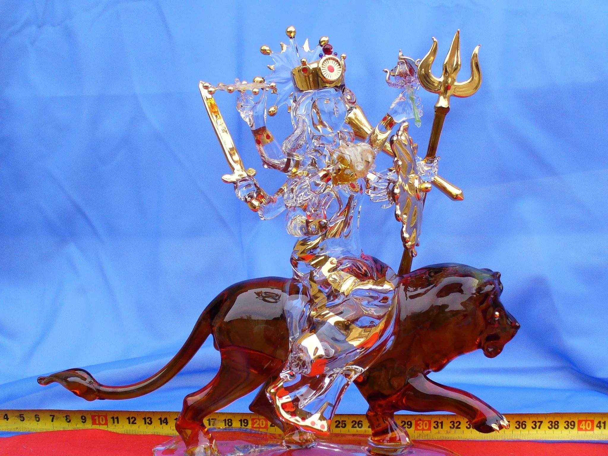 Skleněná plastika: Šrí Durga — pohled 11