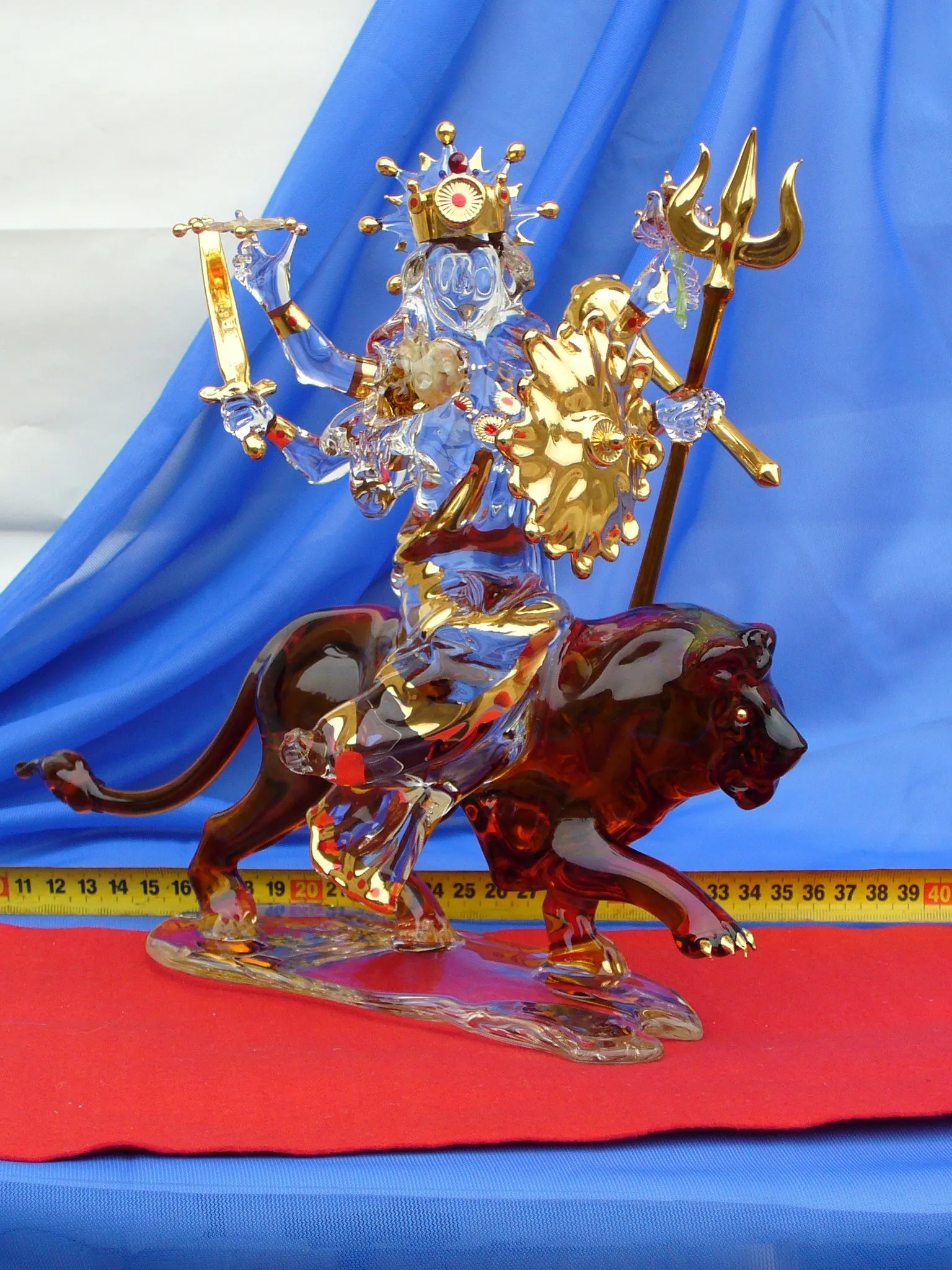 Skleněná plastika: Šrí Durga — pohled 13