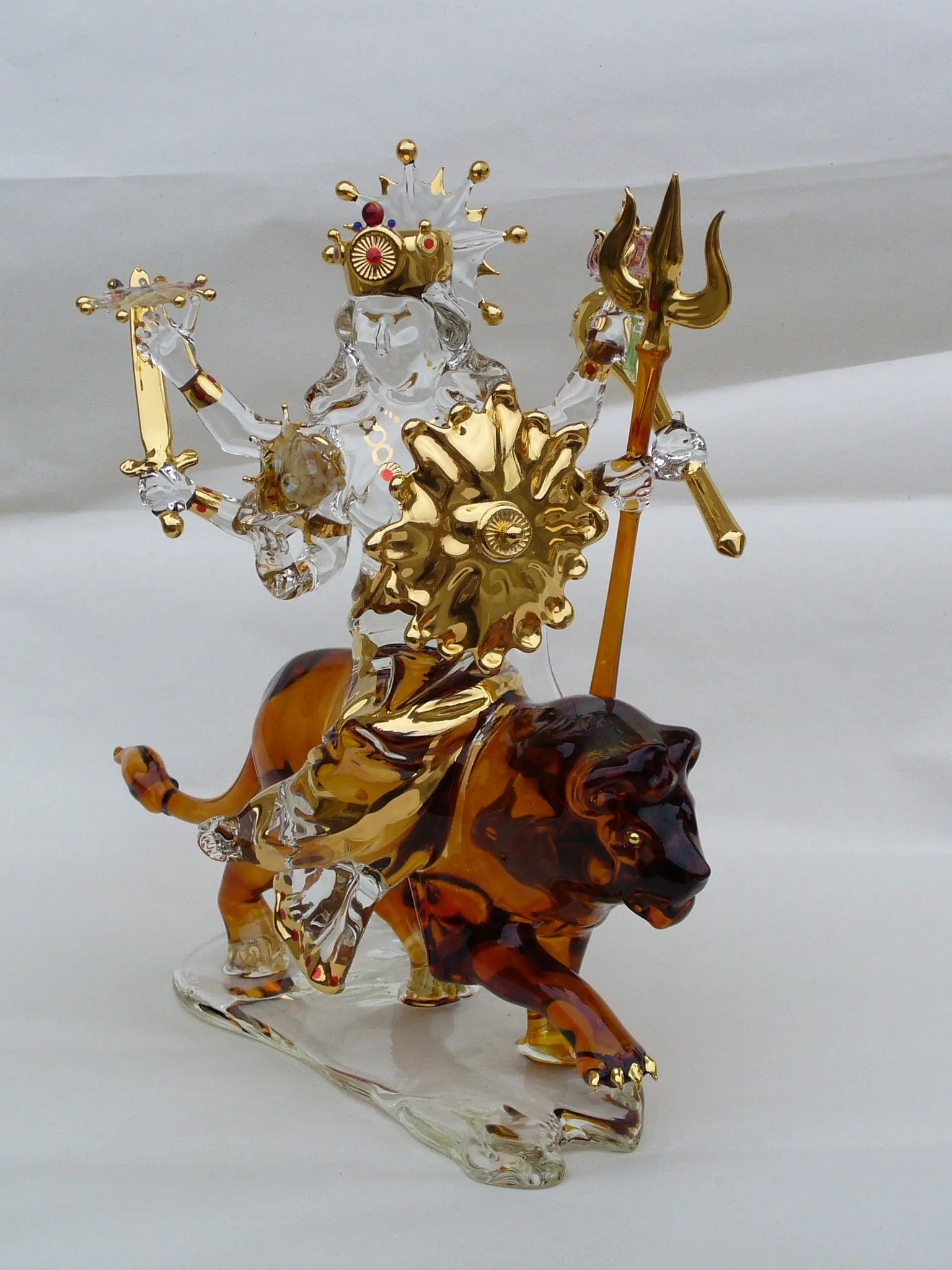 Skleněná plastika: Šrí Durga — pohled 2