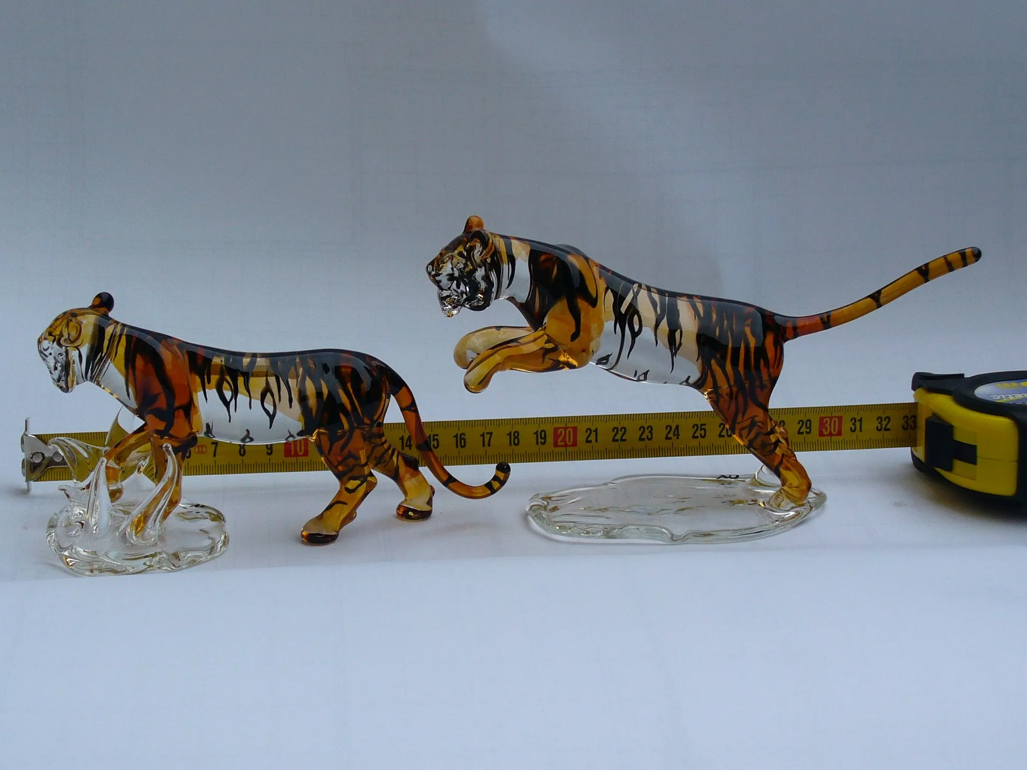 Glass sculpture: Two Tigers — view 3